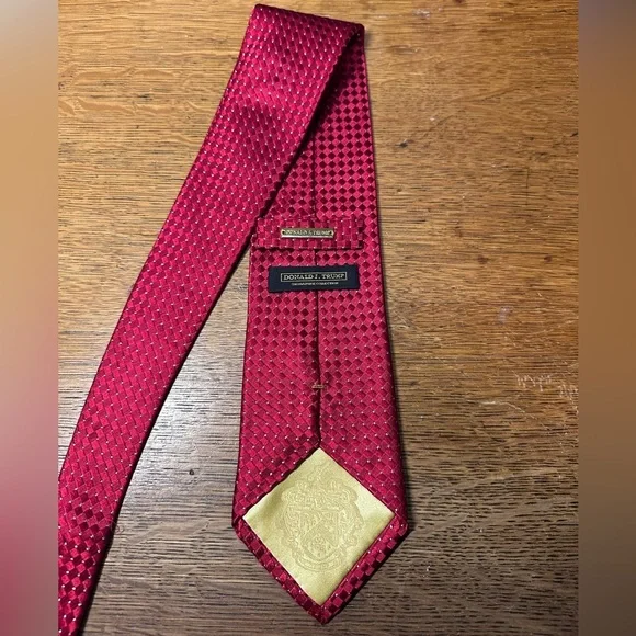 Donald Trump Signature Collection Red Silver Checkered Square Silk Blend Tie - Picture 3 of 4